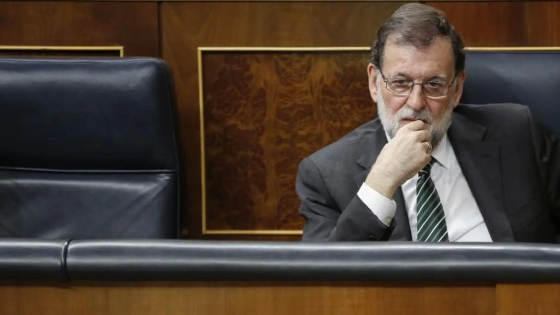 El presidente del Gobierno, Mariano Rajoy, durante la sesión de control/J. Fdez.-Largo