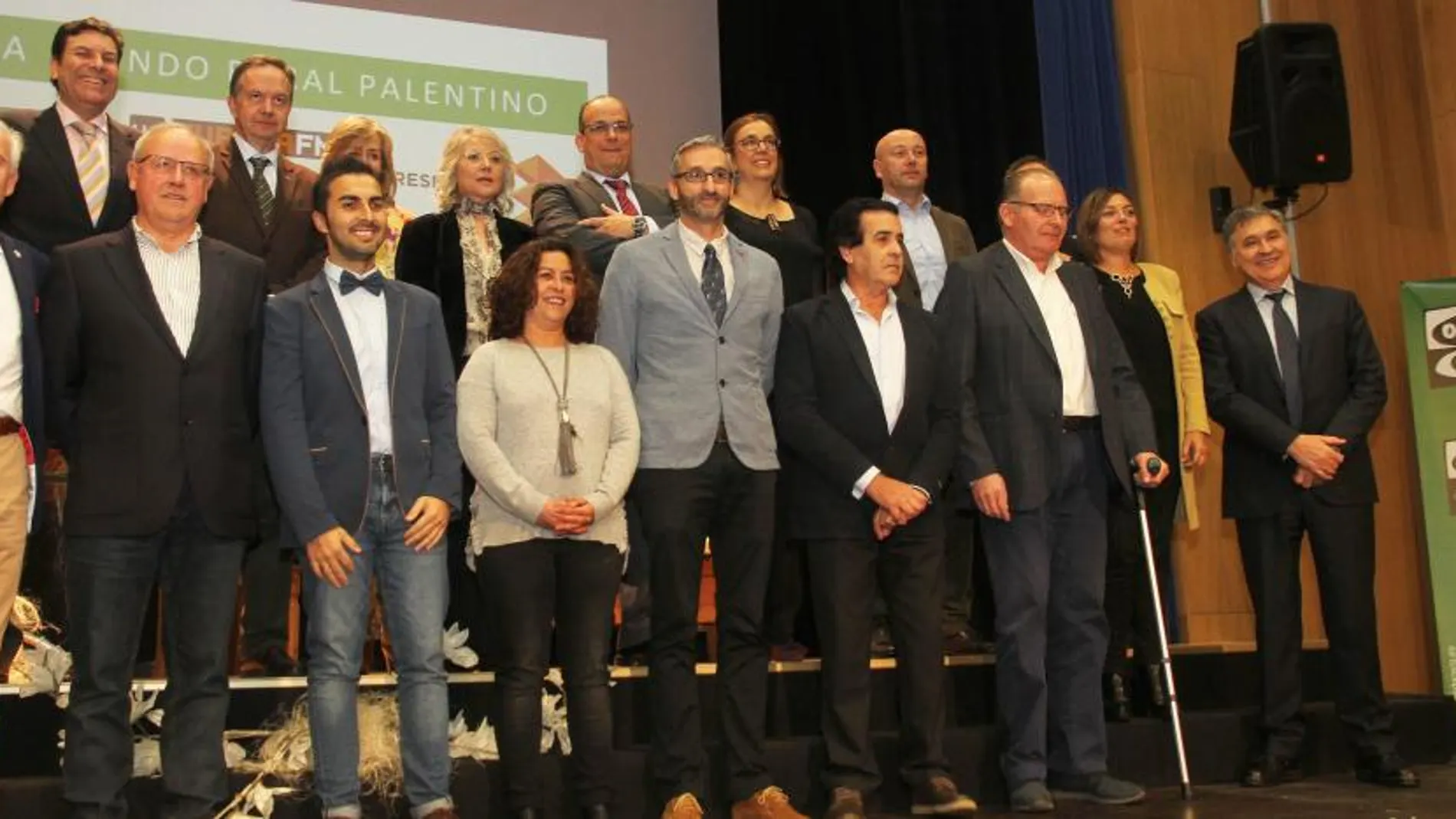 Premiados y autoridades en la gala Mundo Rural Palentino organizada por Onda Cero