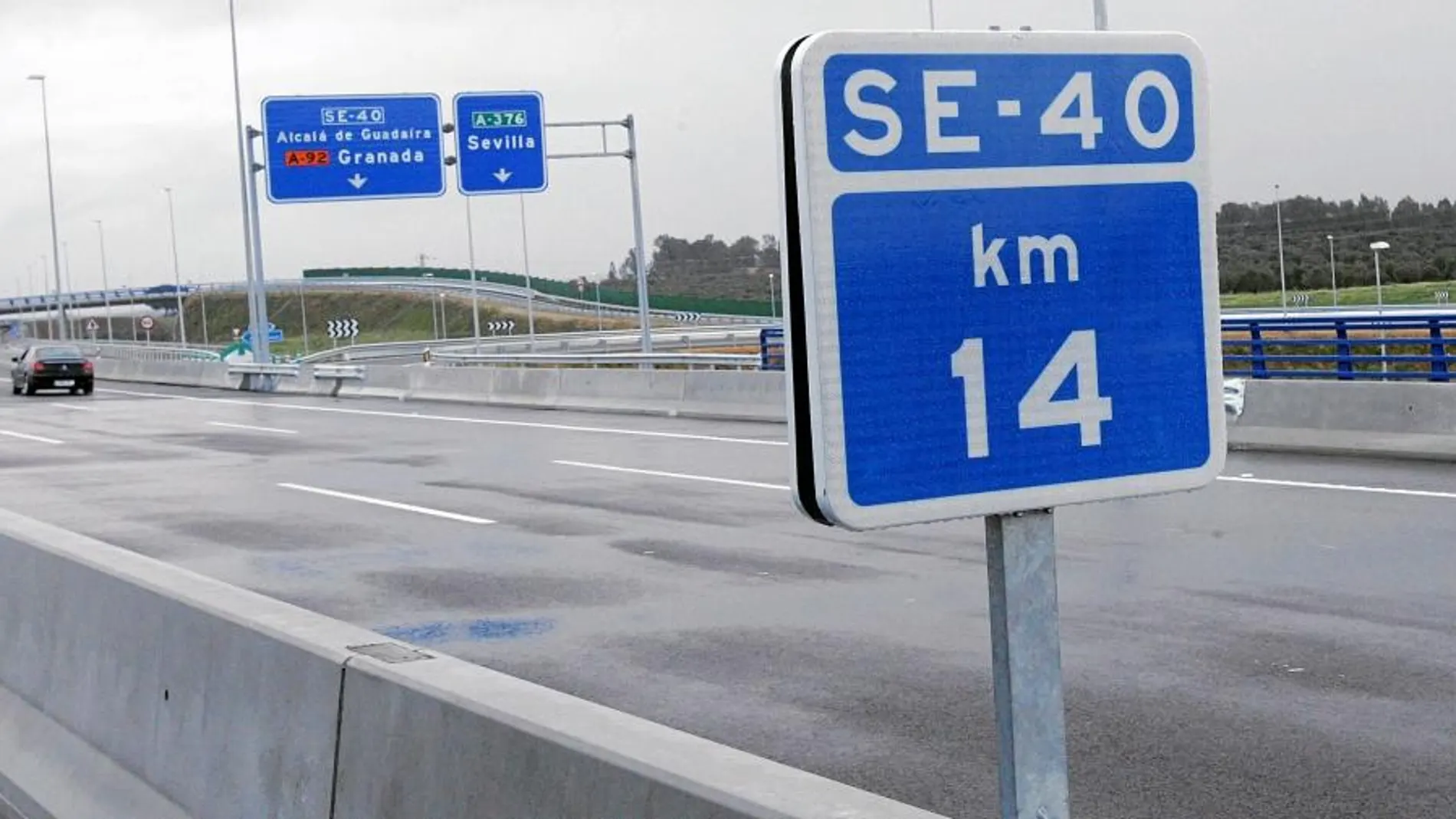 LENTO AVANCE. El Colegio de Ingenieros de Caminos ha creado un grupo de seguimiento de la autovía SE-40