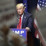 Donald Trump durante un mitin de campaña en Bethpage