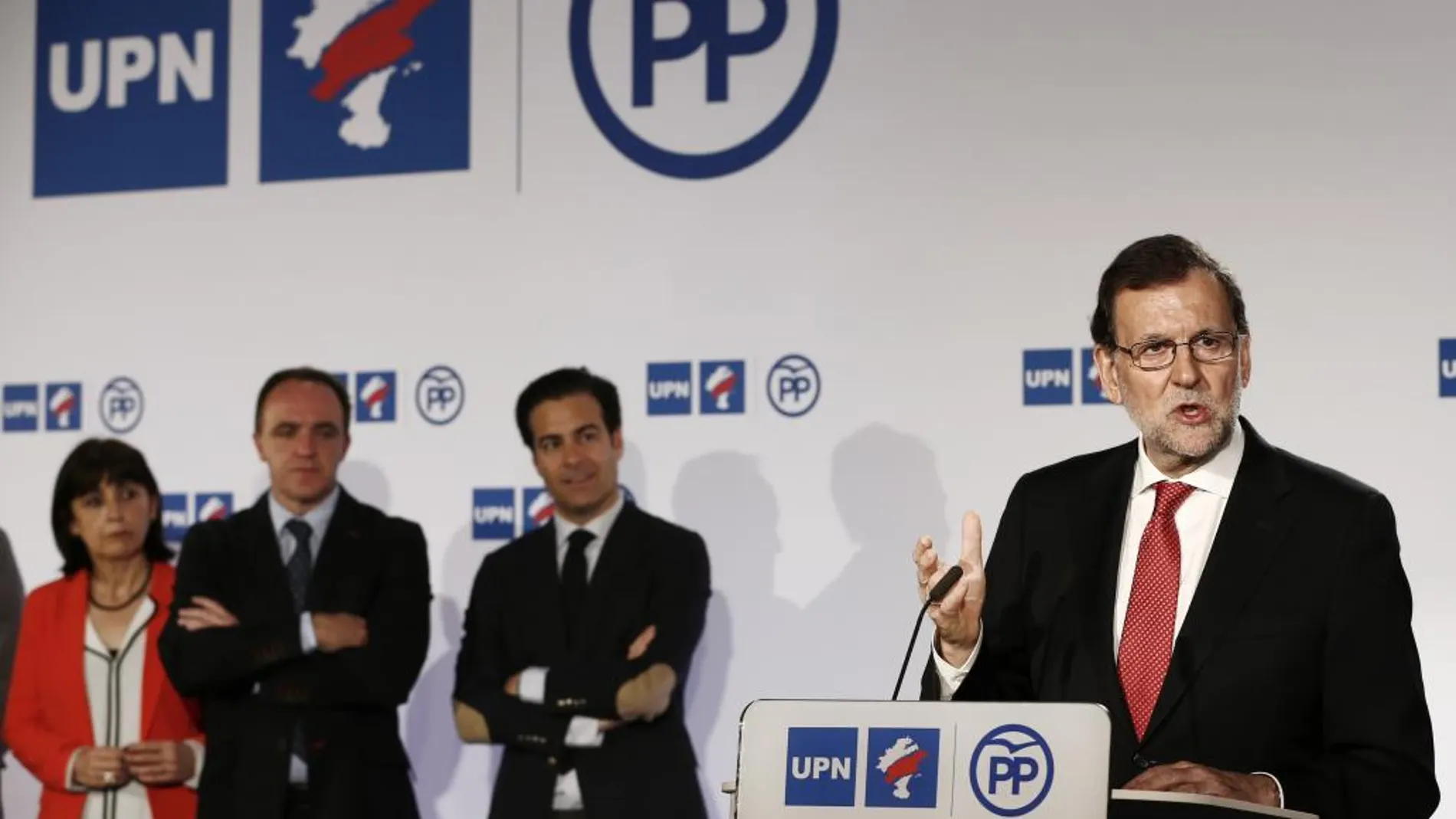 Mariano Rajoy durante su intervención tras la firma del acuerdo de coalición con el presidente de UPN, Javier Esparza