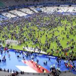 El Stade de France, el pasado 13 de noviembre, con parte del público que asistió a presenciar el Francia-Alemania en el césped del estadio