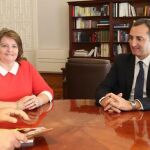 El presidente de la Diputación de Alicante, César Sánchez, se reunió ayer con representantes de diferentes asociaciones de padres