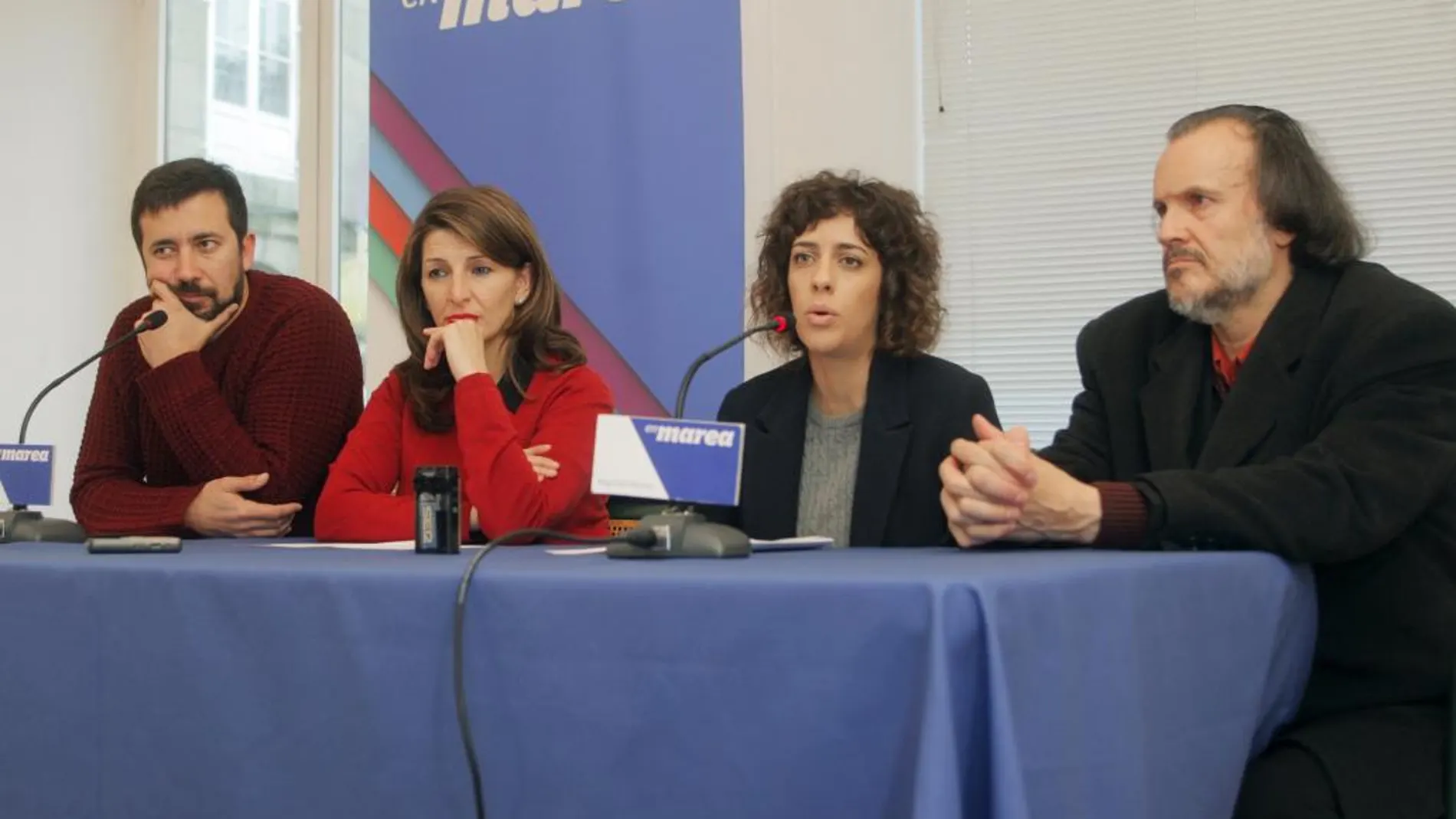Los diputados de En Marea (de izda a dcha), Antón Gómez Reino, Yolanda Díaz, Alexandra Fernández y Miguel Anxo Fernán Vello