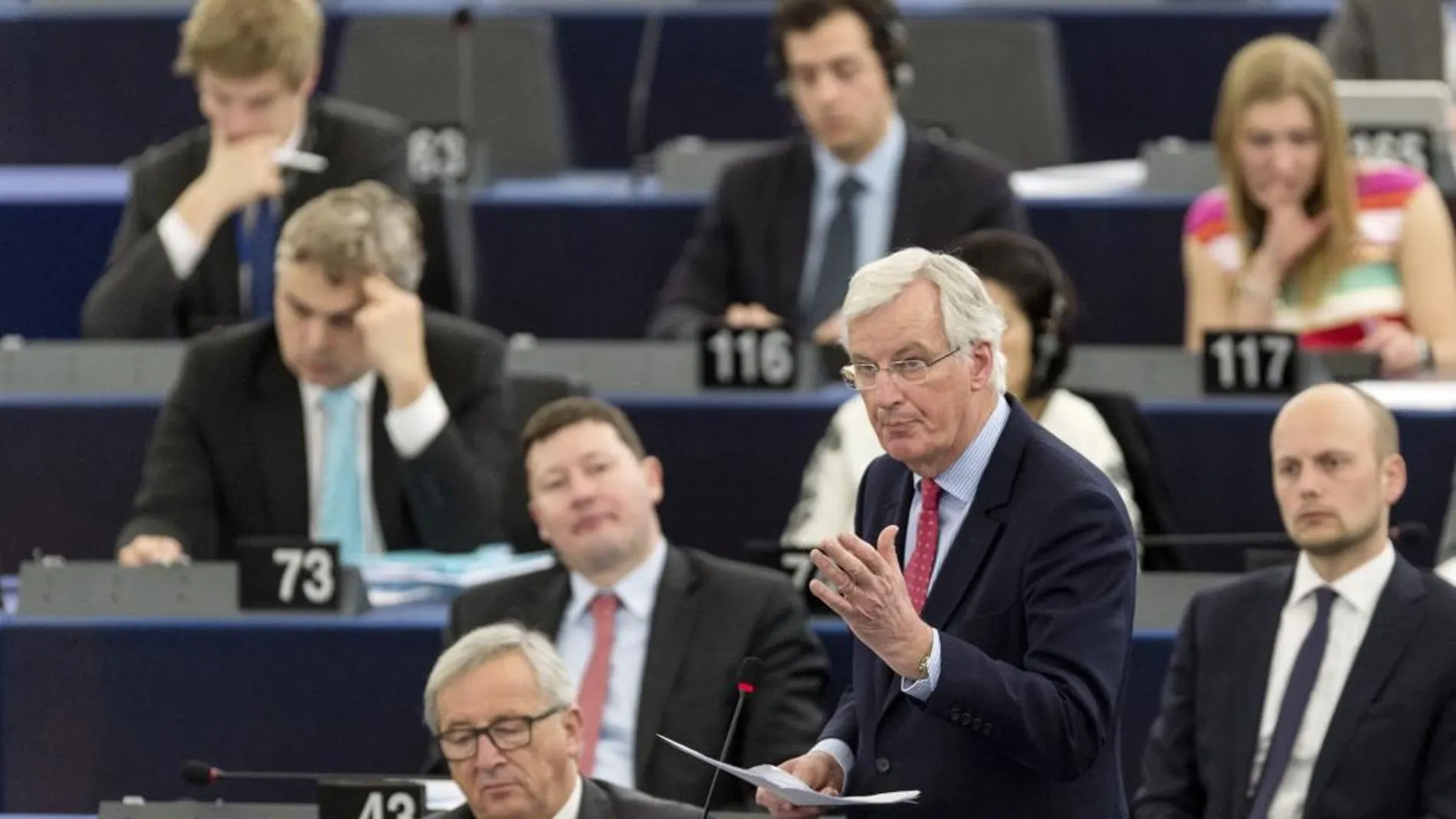 El jefe negociador europeo para el Brexit, Michel Barnier, da un discurso en el Parlamento Europeo en Estrasburgo (Francia) hoy
