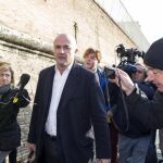 El periodista italiano Gianluigi Nuzz llega a la tercera vista del caso "Vatileaks2"que se celebra en el Vaticano contra cinco personas