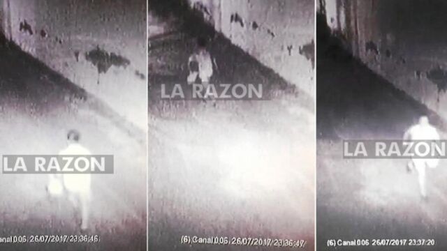 En una de las cámaras de seguridad a las que ha tenido acceso este periódico, se ve cómo un individuo entra por el pasillo que comunica con las vías de la estación de tren de la localidad de Pizarra (Málaga)