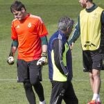 Casillas, Mourinho y Ramos, ayer en Valdebebas