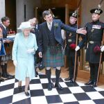 La reina Isabel II admitió ayer la importancia de mantener la «calma» en un mundo con «desafíos», al inaugurar la nueva legislatura del Parlamento de Escocia