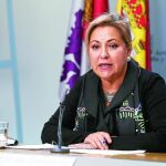 La vicepresidenta y portavoz de la Junta, Rosa Valdeón, contesta a las preguntas de los periodistas tras uno de los últimos consejos de Gobierno celebrados