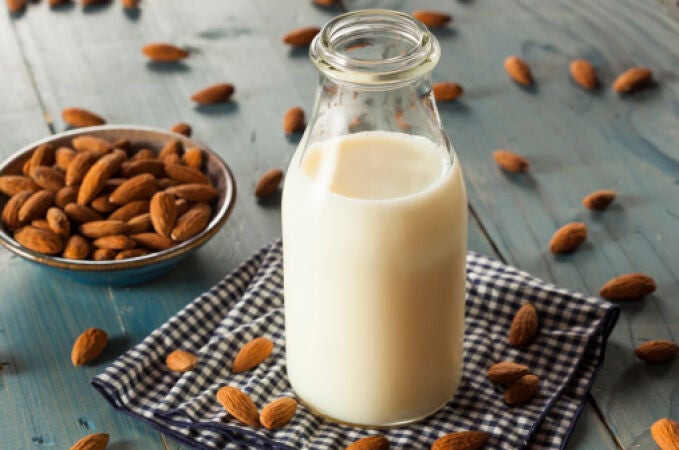 La verdad sobre la leche de almendras: no son todas iguales
