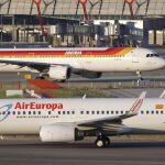 Intenta suicidarse abriendo la puerta del avión en pleno vuelo Palma-Ibiza