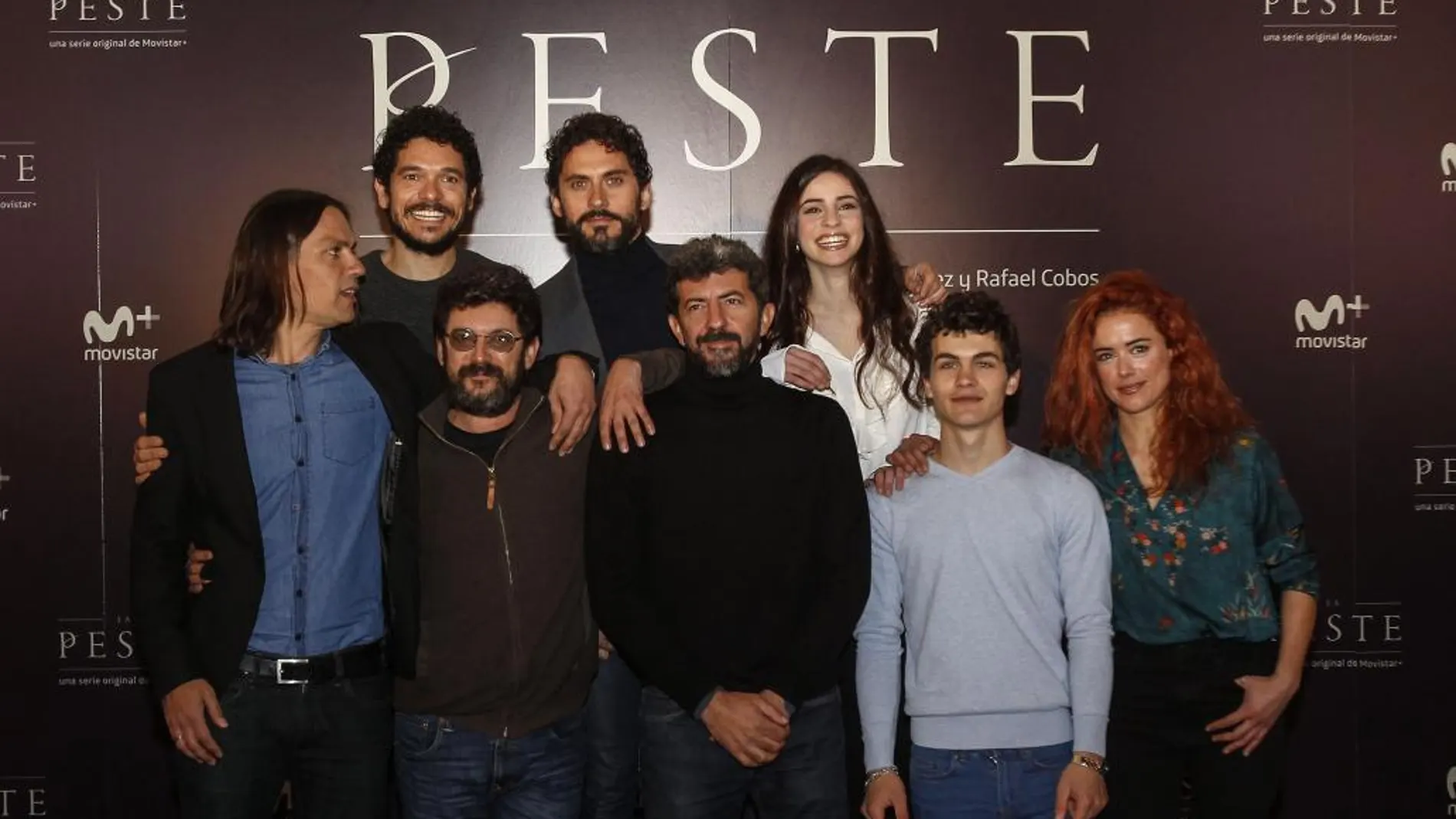 El equipo de «La Peste», liderado por Alberto Rodríguez, ayer, en Sevilla