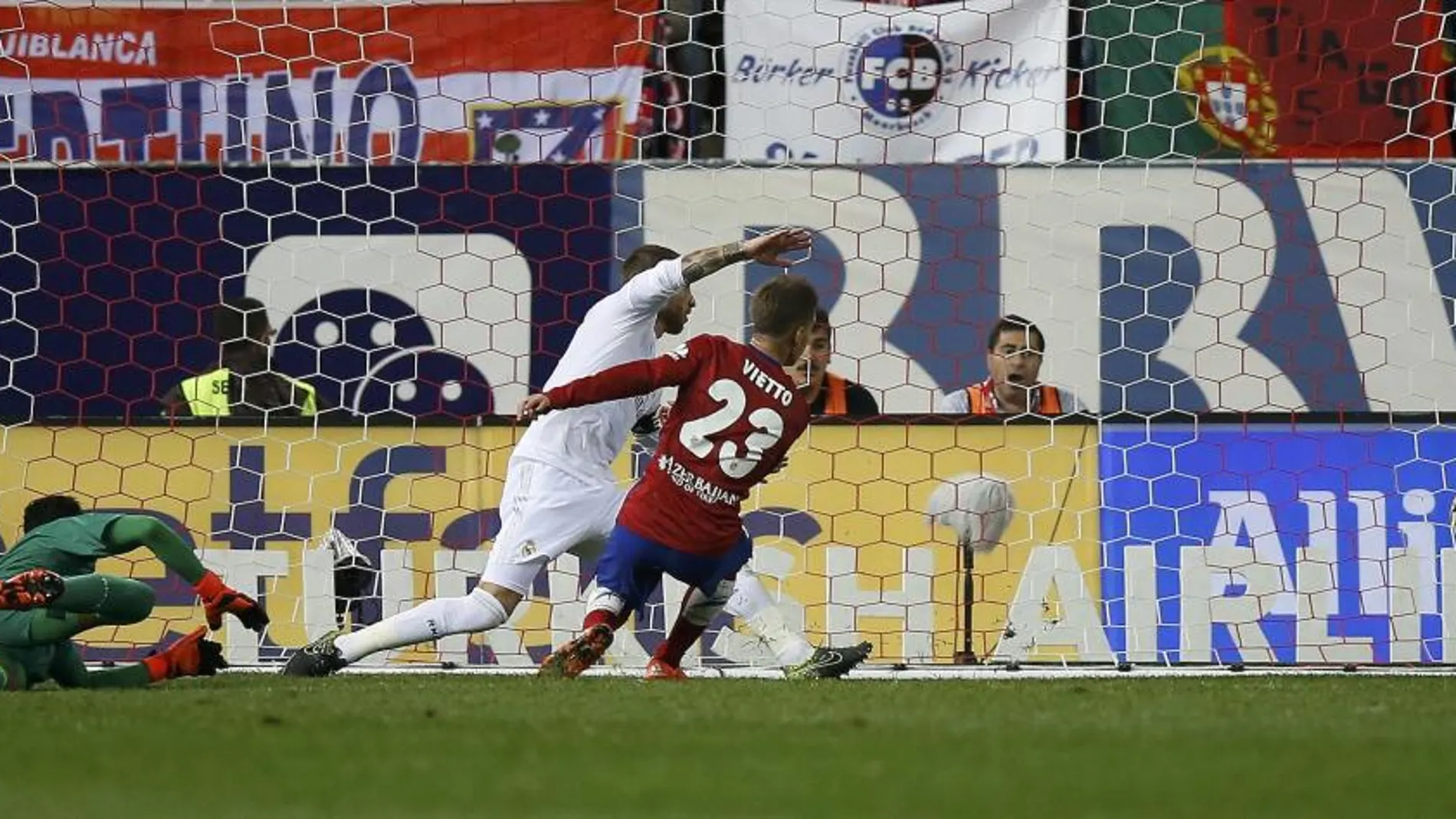 Luciano Vietto marca el gol del empate antel el Real Madrid.