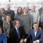 El presidente del certamen, Carlos Mataix, junto a Alejandro Roda, Mar Milá, y algunos de los cocineros que estarán presentes