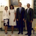 Los Reyes junto al presidente de EE UU y la primera dama en la Casa Blanca