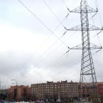 La producción, transporte y distribución de energía eléctrica se encareción