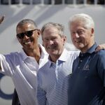 Barack Obama, George Bush y Bill Clinton