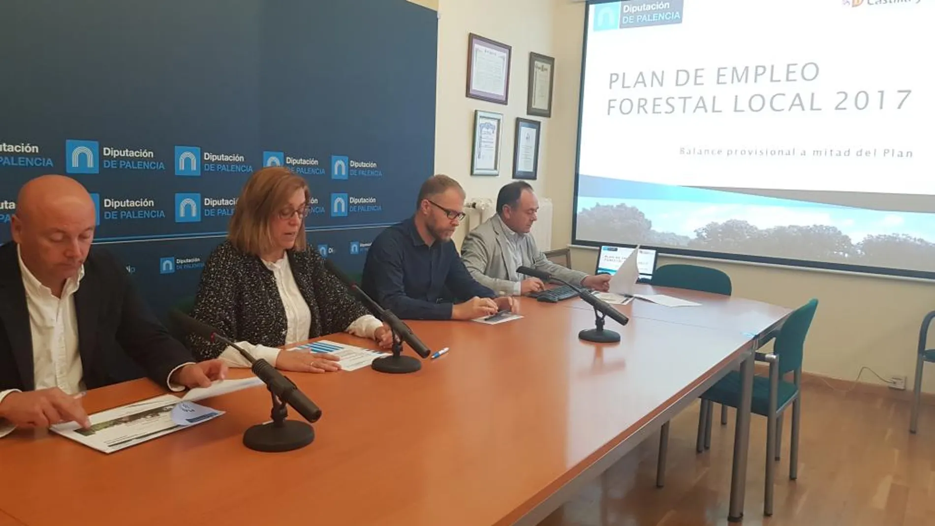 Ángeles Armisén resume los datos del Plan Forestal en Palencia