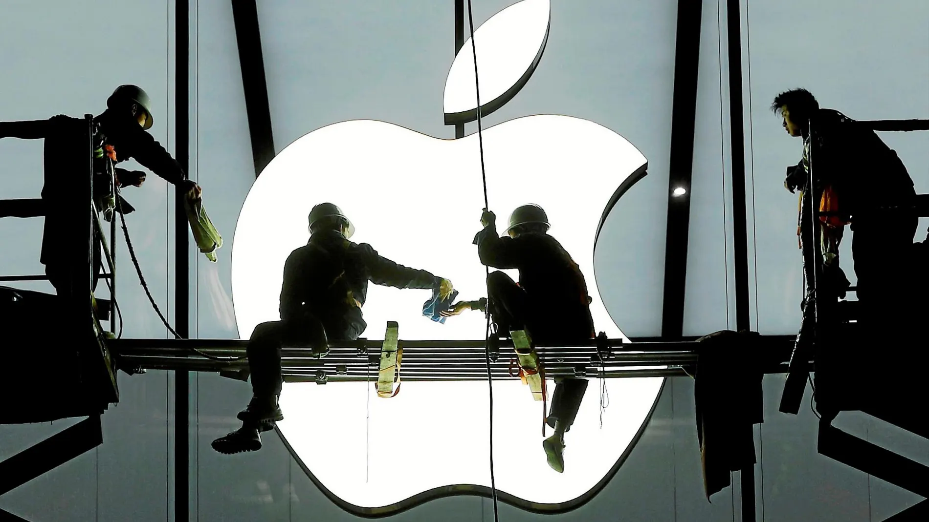 Apple tendrá que «poner en obras» sus cimientos para poder recuperar el terreno que ha perdido en los últimos años / Reuters