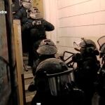 Imágenes del importante macrogolpe que asesataron los Mossos d'Esquadra y la Guardia Urbana a los narcopisos la pasada semana