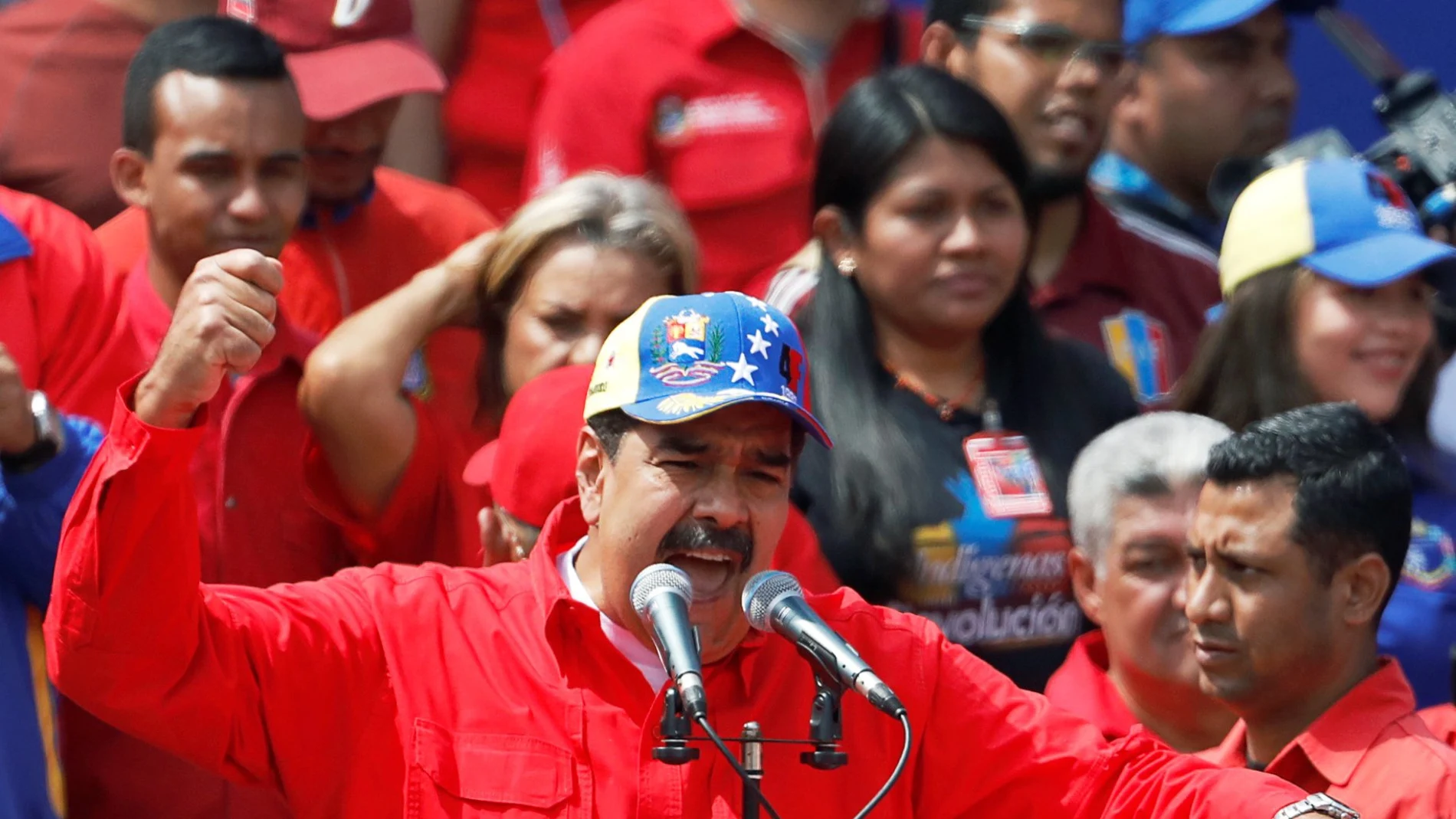 Maduro durante una concurrida manifestación del "chavismo"convocada con motivo del 20º aniversario de la primera juramentación de Hugo Chávez como presidente venezolano