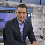 Pedro Sánchez, durante su entrevista en televisión. (Foto: Telecinco)