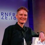 Charlotte Prodger posa para los medios tras ganar el premio Turner / Reuters