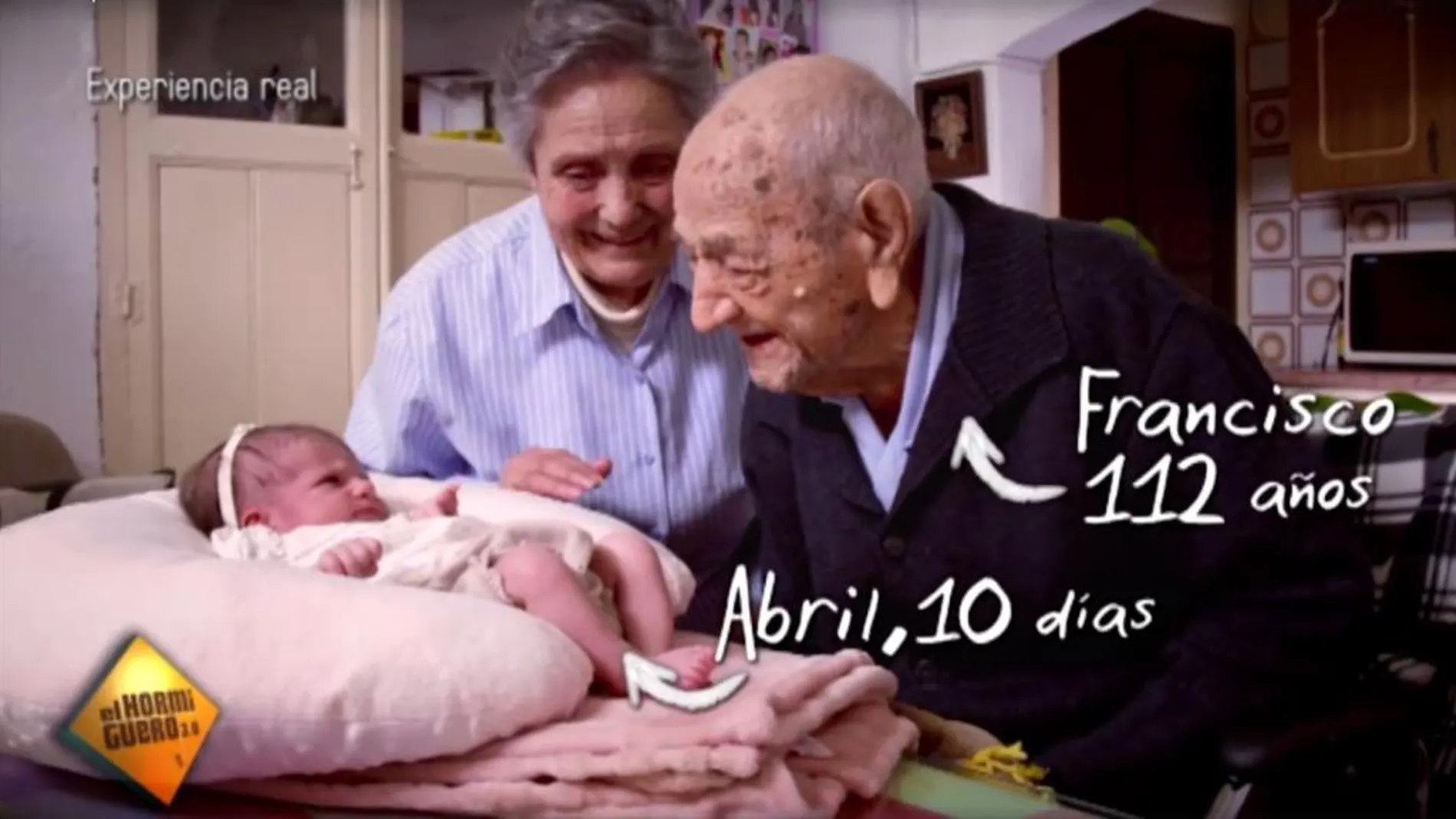 El segundo hombre más viejo del mundo dedica unas palabras a un bebé de 10 días