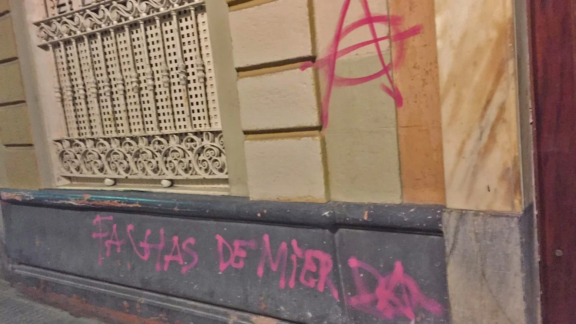 Pintada realizada durante la manifestación de Cádiz / Foto: La Razón