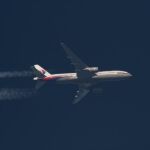 Imnagen de archivo de un Boeing 777 de Malaysia Airlines con matrícula, 9M-MRO, volando sobre Polonia