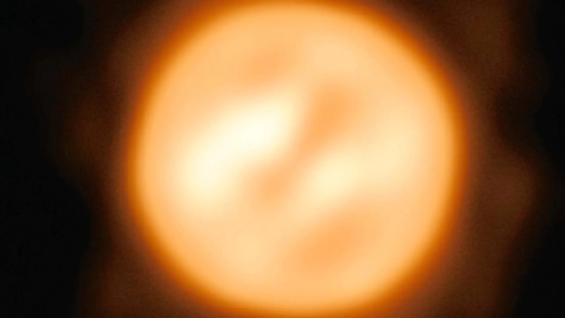 Usando el Very Large Telescope, los astrónomos han construido esta notable imagen de la estrella roja Antares