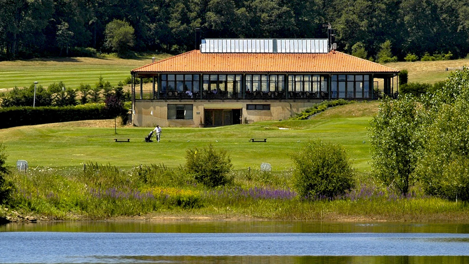 Izki Golf, casa club
