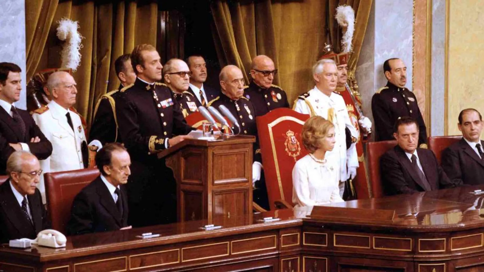 Sesión constituyente de las cortes constituyentes en julio de 1977