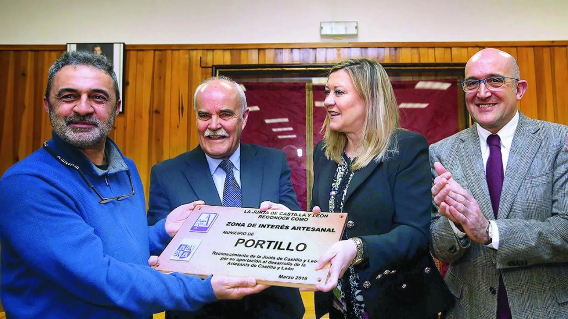 Pilar del Olmo y Jesús Julio Carnero, junto a Javier Velasco y Juan Ignacio Álvarez en la localidad de Portillo