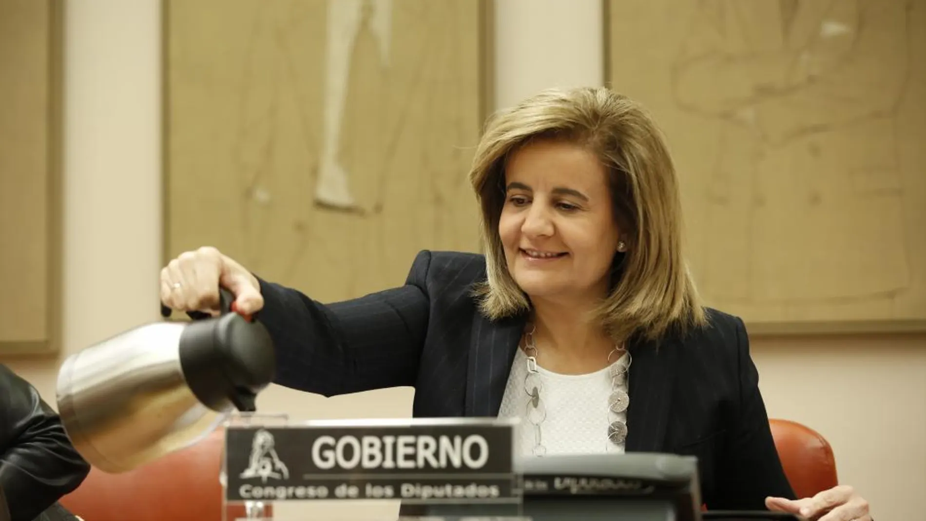 La ministra de Empleo, Fátima Báñez, compareció ayer en la comisión del Pacto de Toledo pa