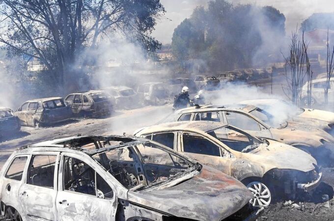 Cuando llegaron los Bomberos el fuego ya había quemado una treintena de coches