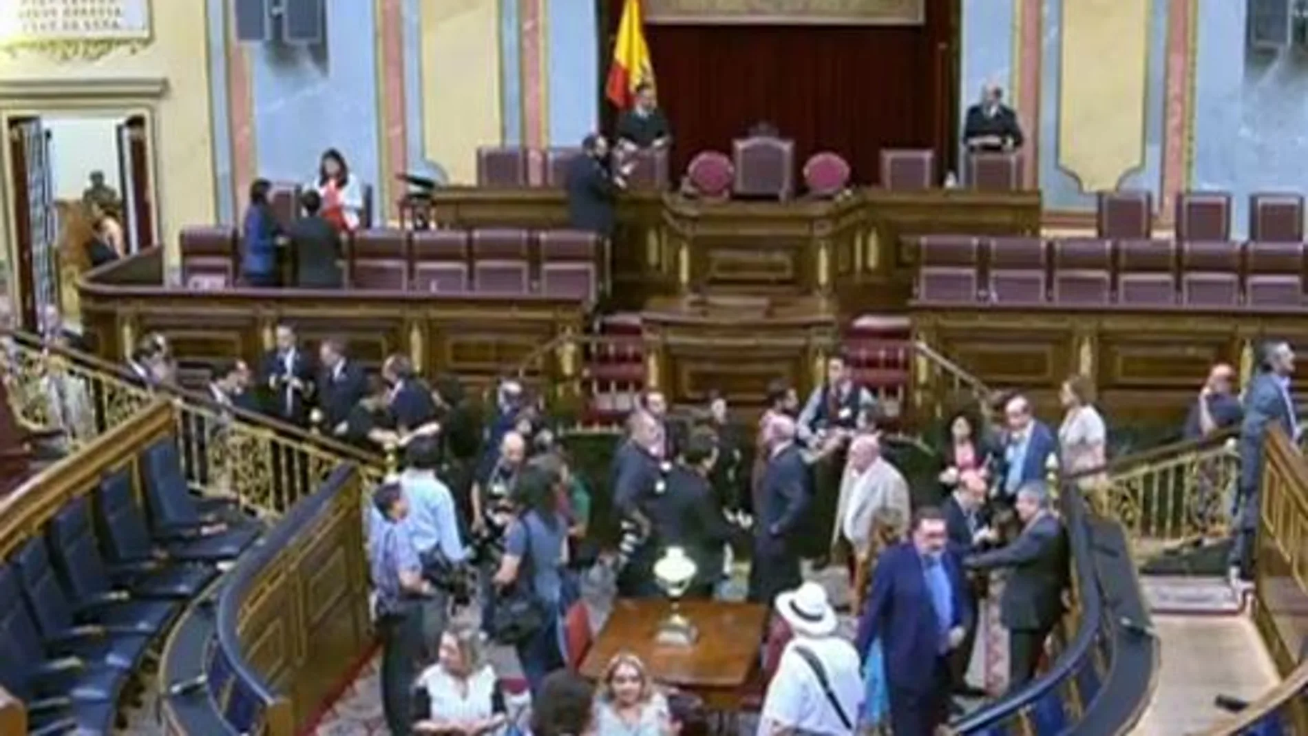 Los diputados llegan al Congreso