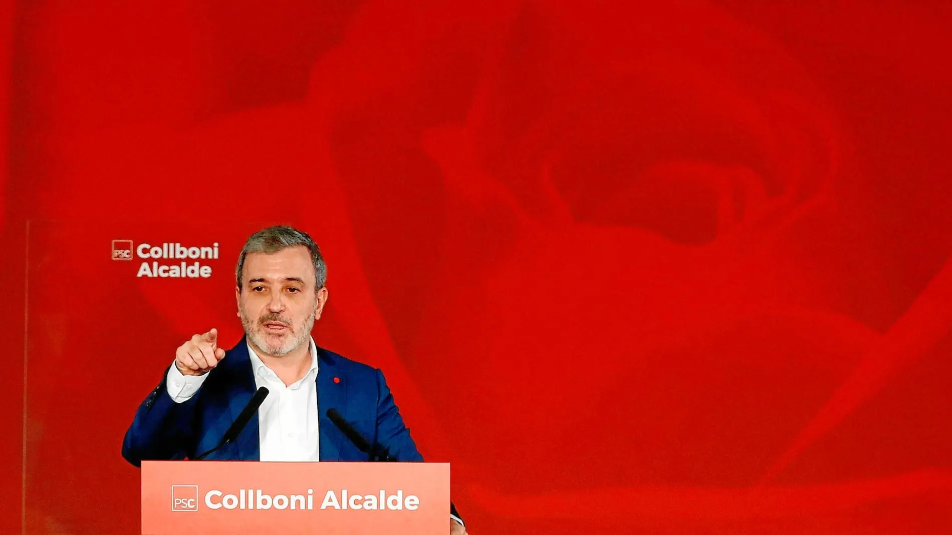 El alcaldable del PSC, Jaume Collboni, ayer durante su primer acto de precampaña electoral, en el que estuvo acompañado por el presidente del Gobierno, Pedro Sánchez, en el Centro de Convenciones Internacional de Barcelona