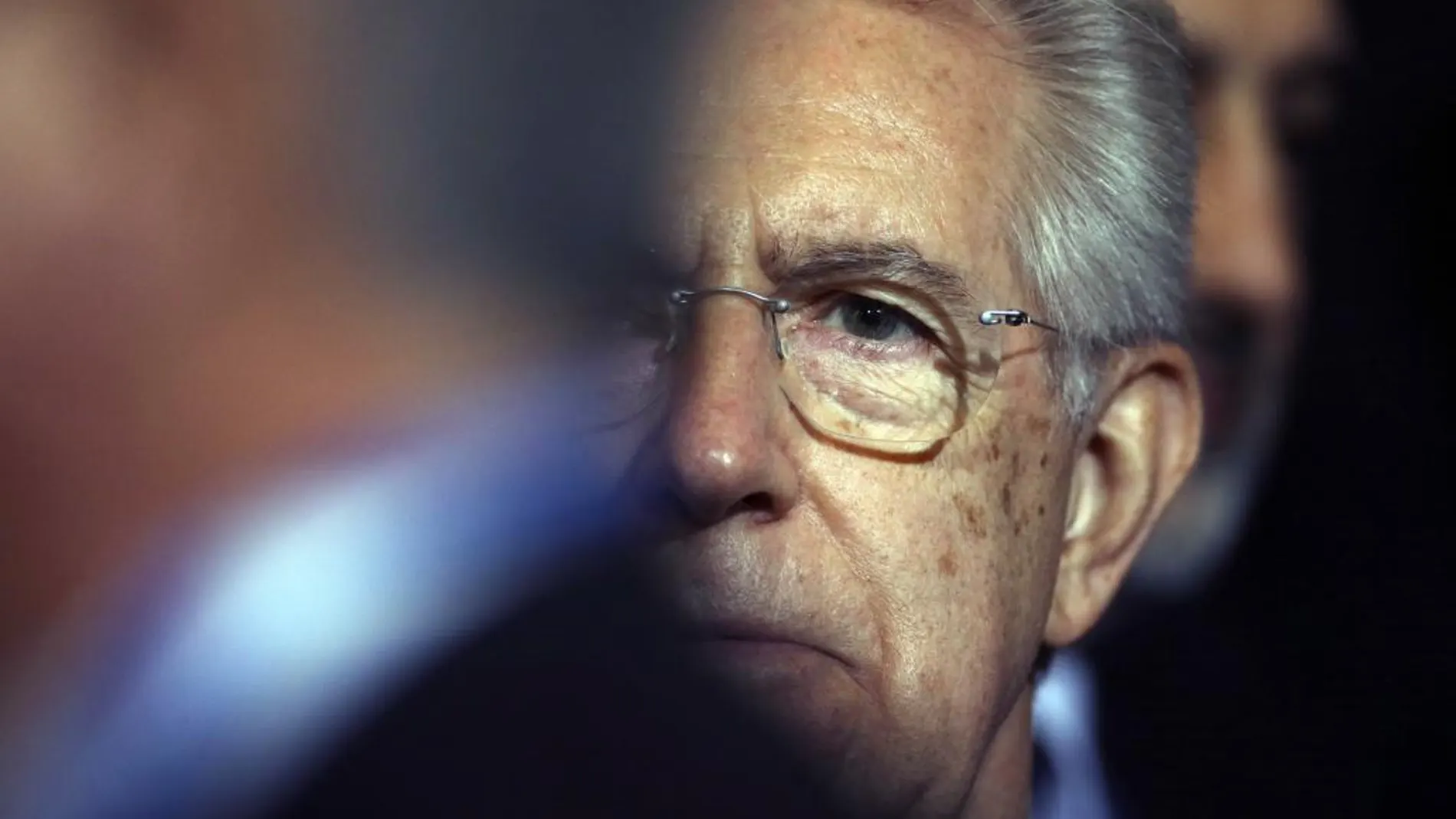 Mario Monti: «Francia debe volver a ser Francia en la construcción europea»