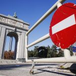 El informe también propone una modificación de la leyenda y de los signos externos del Arco de la Victoria