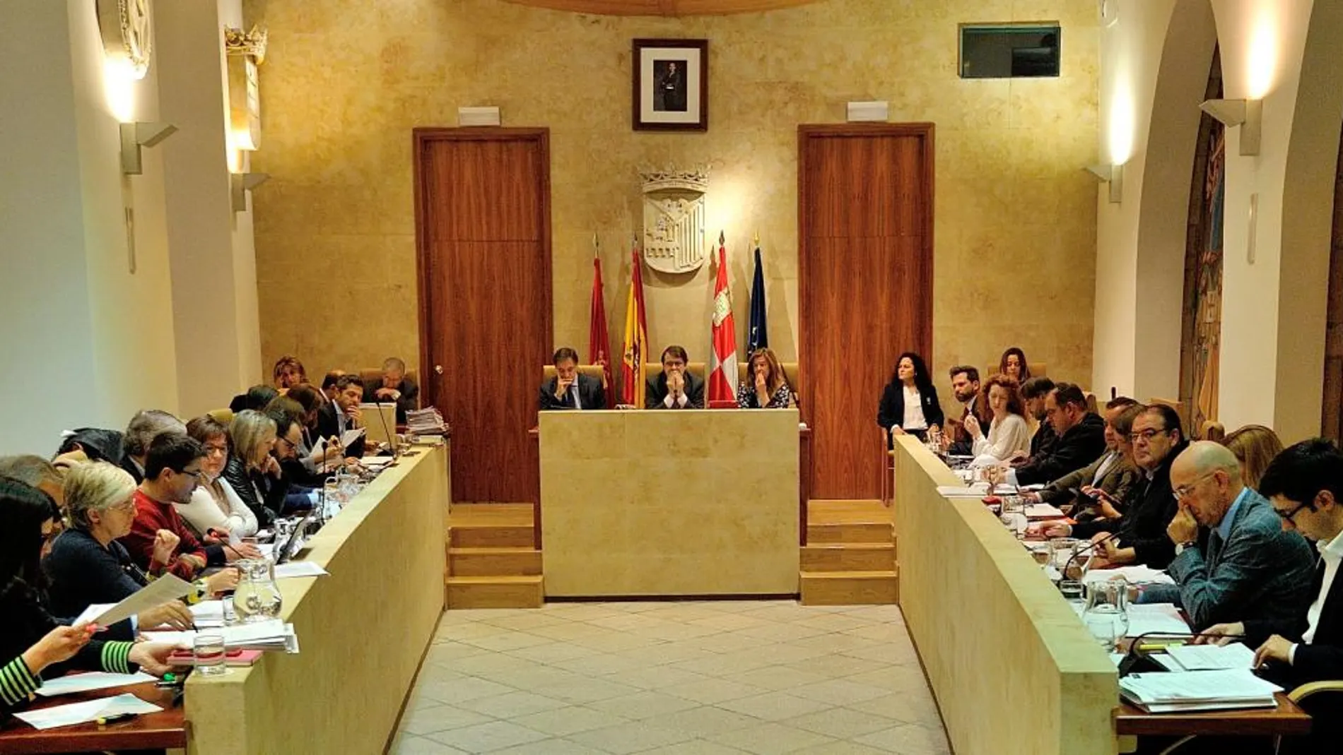 Momento del último Pleno del Ayuntamiento de Salamanca, presidido por el alcalde, Alfonso Fernández Mañueco