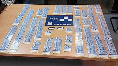 A los agentes municipales de Chamberí les llegó el aviso de que la ilegalidad se cometía en un piso de Ríos Rosas