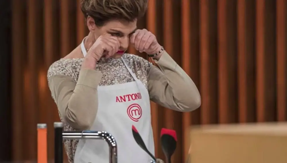 Antonia Dell'Atte, emocionada tras recibir una carta de su hijo / Foto: 'MasterChef Celebrity'