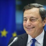 El presidente del BCE, Mario Draghi durante su comparecencia en la comisión de Asuntos Económicos de la Eurocámara en Bruselas.