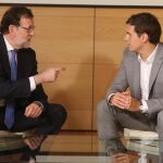 Reunión entre el presidente del Ejecutivo en funciones, Mariano Rajoy, y el líder de Ciudadanos, Albert Rivera