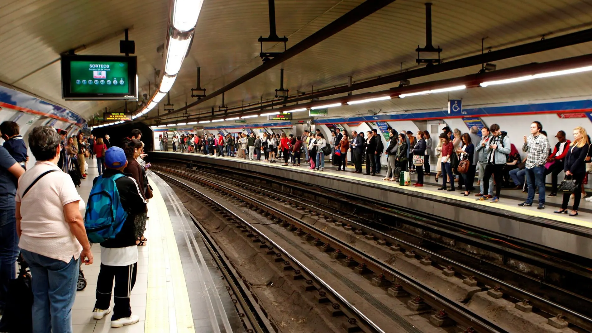 El colectivo de sindicatos de Metro ha convocado una jornada de paros para el próximo lunes 1 de abril con motivo del primer juicio por amianto