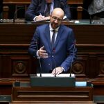 El primer ministro belga, Charles Michel, se dirige a Parlamento