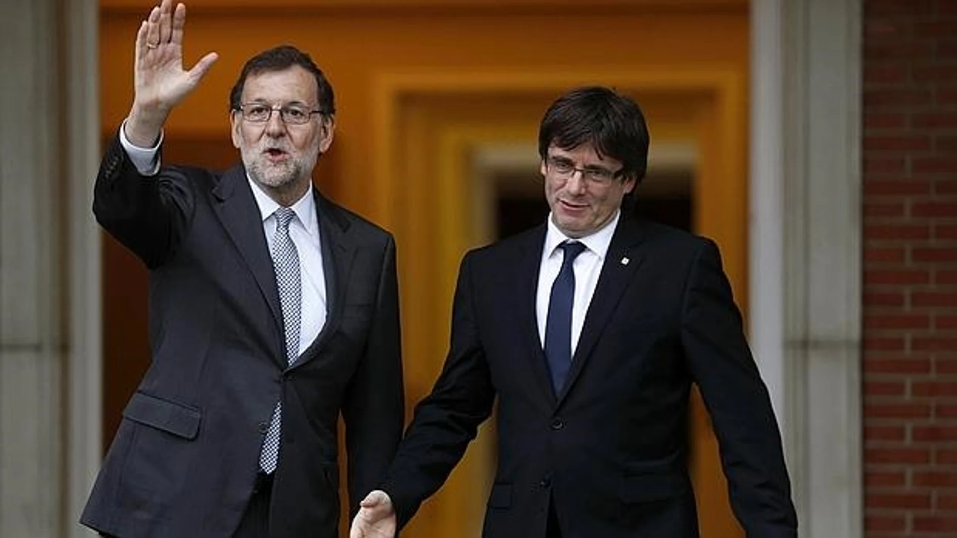 Rajoy y Puigdemont en una imagen de archivo