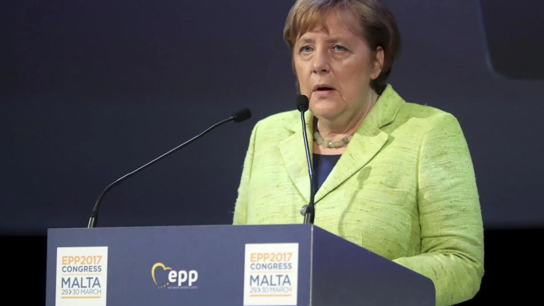 La canciller alemana, Angela Merkel, interviene en el Congreso del Partido Popular Europeo (PPE) celebrado en La Valeta (Malta) hoy, 30 de marzo de 2017.